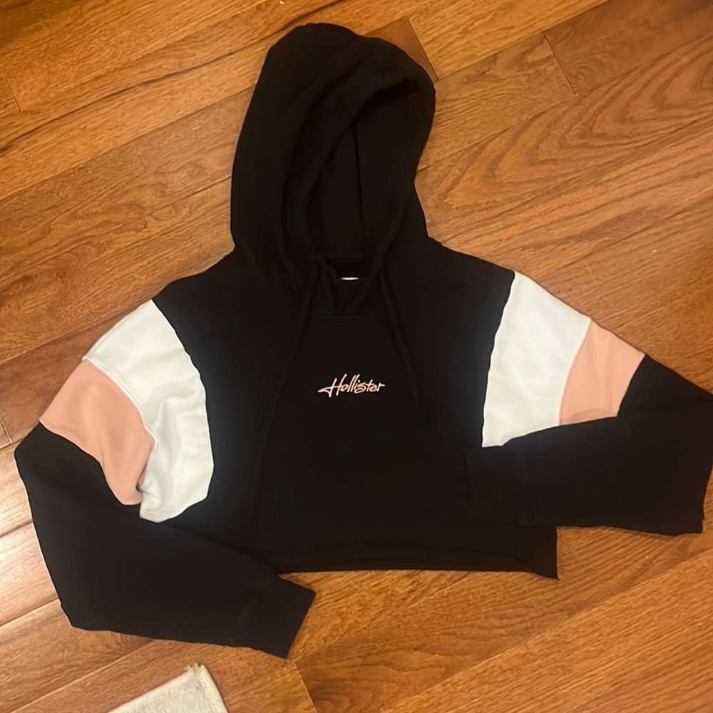 Hollister cropped hoodie XS